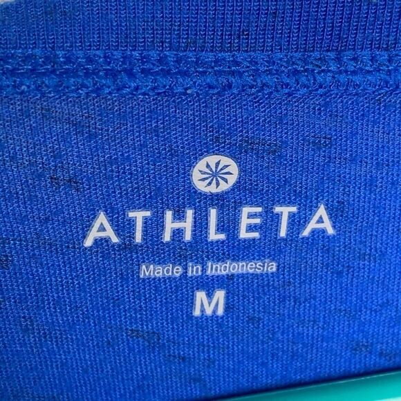 Athleta Twilly Top Macaw Blue Thumb Holes Pilled M - Picture 4 of 8